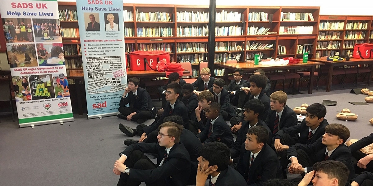 Funded by SADS UK, Heartwize Essex were pleased to deliver CPR and Defibrillator training to Year 10 pupils at Westcliff High School for boys